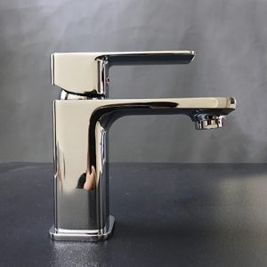 Vòi chậu nóng lạnh Daebak 1429129C