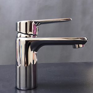 Vòi chậu nóng lạnh Daebak 1459159C
