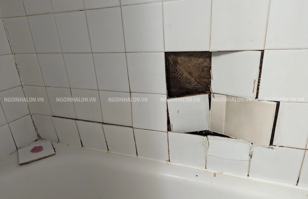 Thi công sai kỹ thuật cũng có thể là nguyên nhân gây nứt vỡ gạch ốp tường