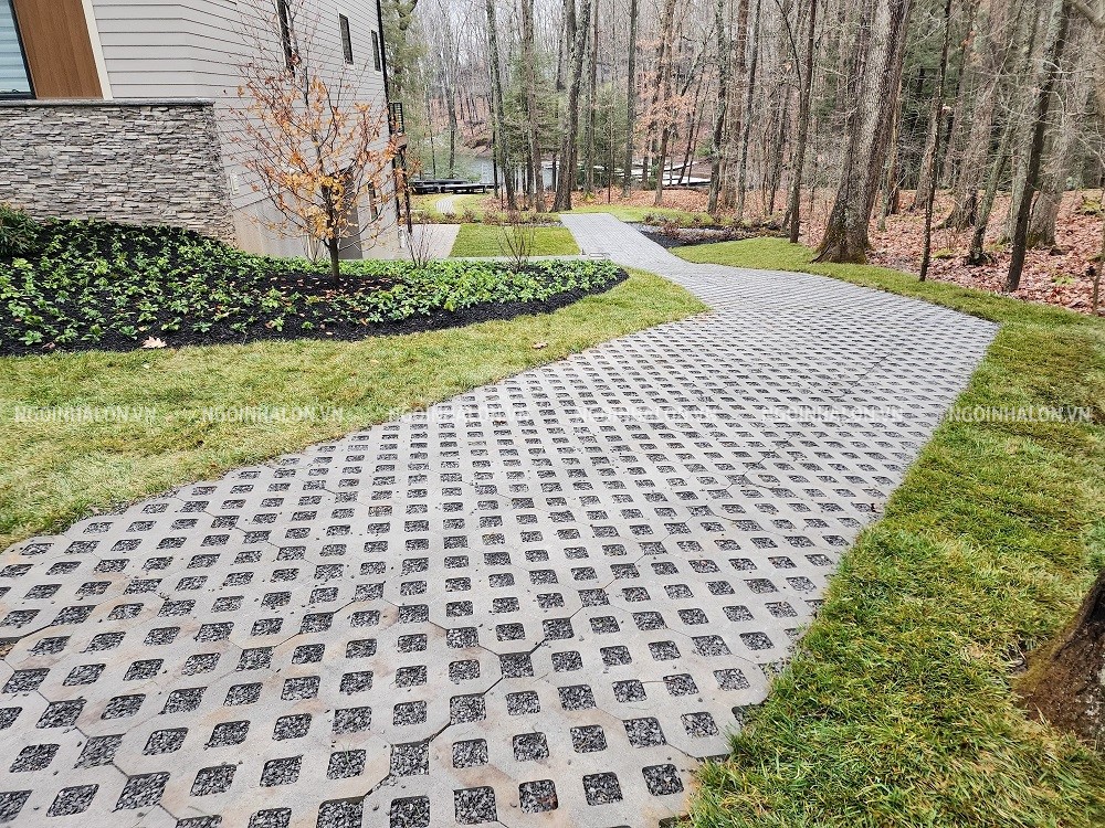GẠCH LÁT VỈA HÈ 30X30 MM PHÙ HỢP NHIỀU CÔNG TRÌNH