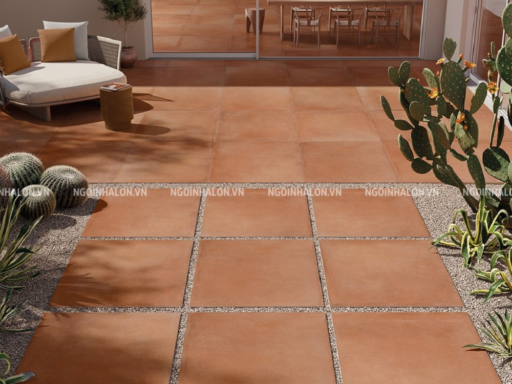 Gạch terracotta màu cam đất, vân loang lát nền sân vườn đẹp sang. Gạch terracotta màu cam đất, vân loang lát nền sân vườn đẹp sang.