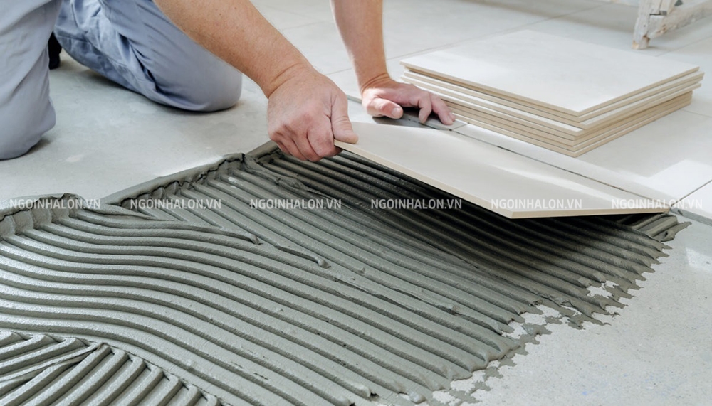 Không đi lại trên nền gạch vừa lát xong Không đi lại trên nền gạch vừa lát xong