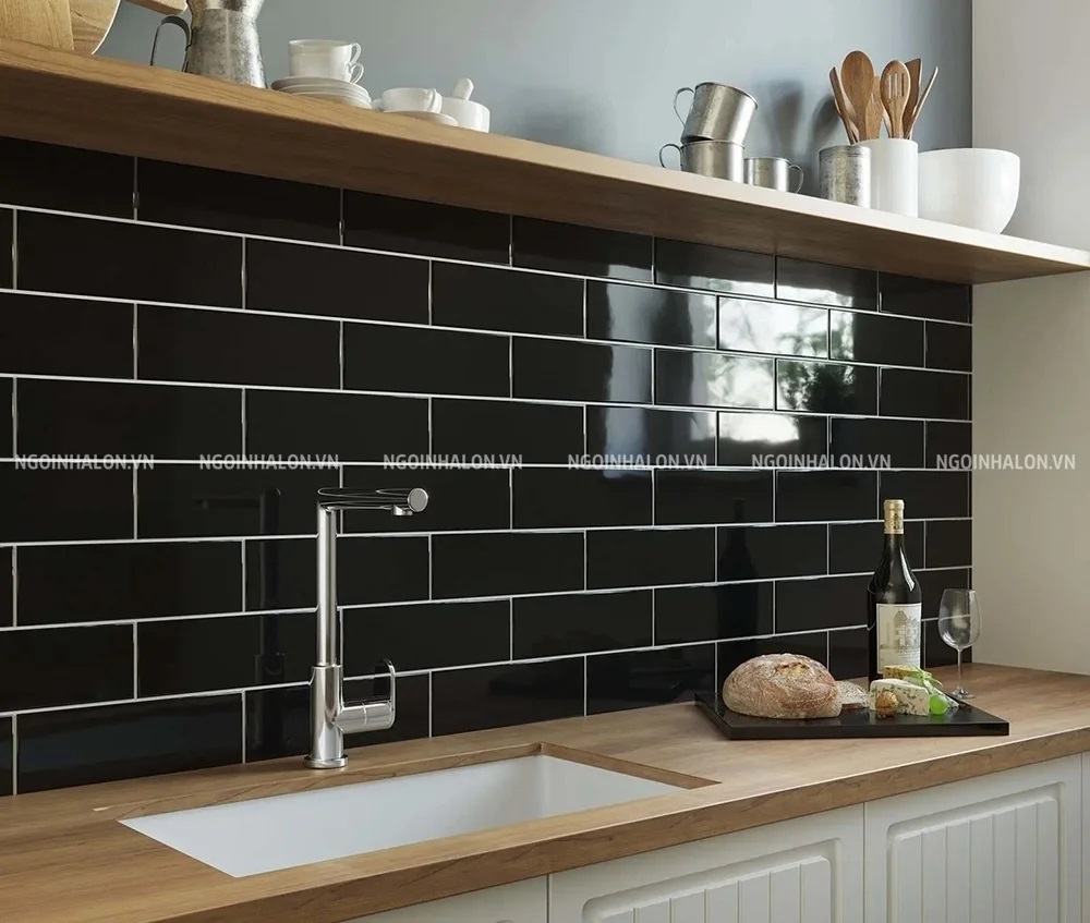 Gạch thẻ 100x300 màu đen men bóng ốp tường bếp Gạch thẻ 100x300 màu đen men bóng ốp tường bếp